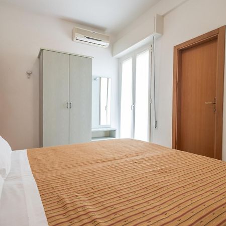 Hotel Leonardo Cattolica Esterno foto