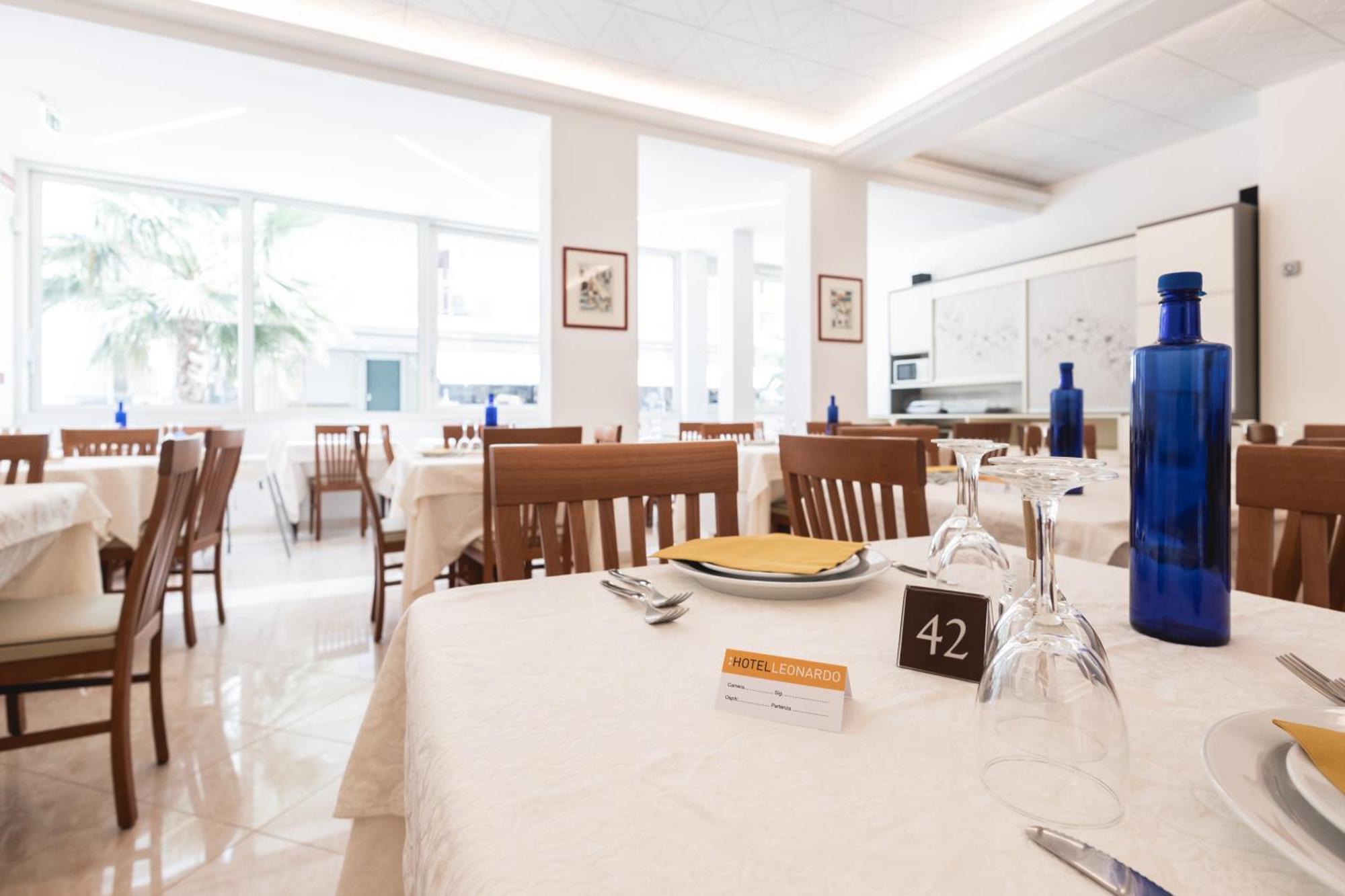 Hotel Leonardo Cattolica Esterno foto