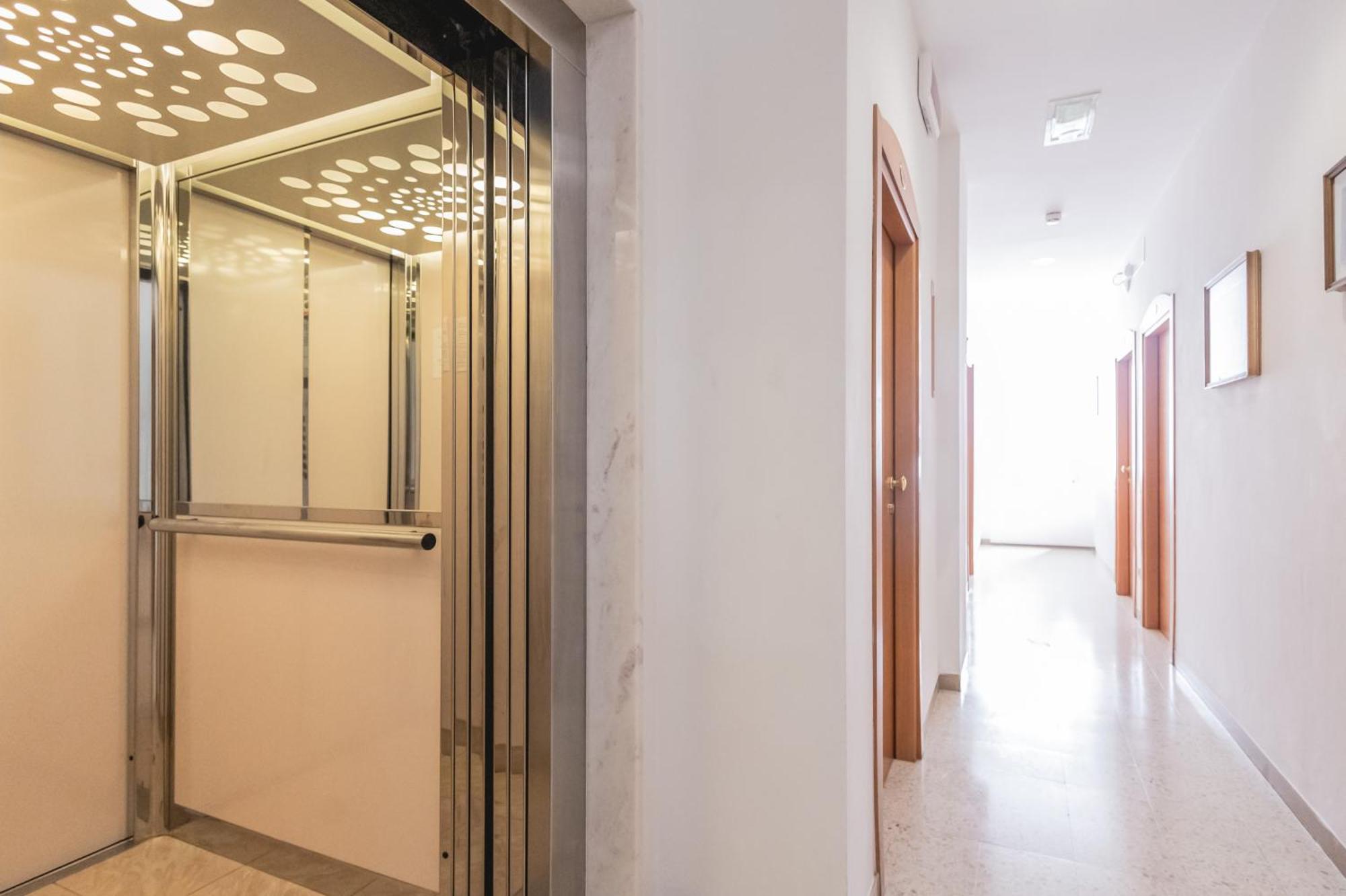Hotel Leonardo Cattolica Esterno foto