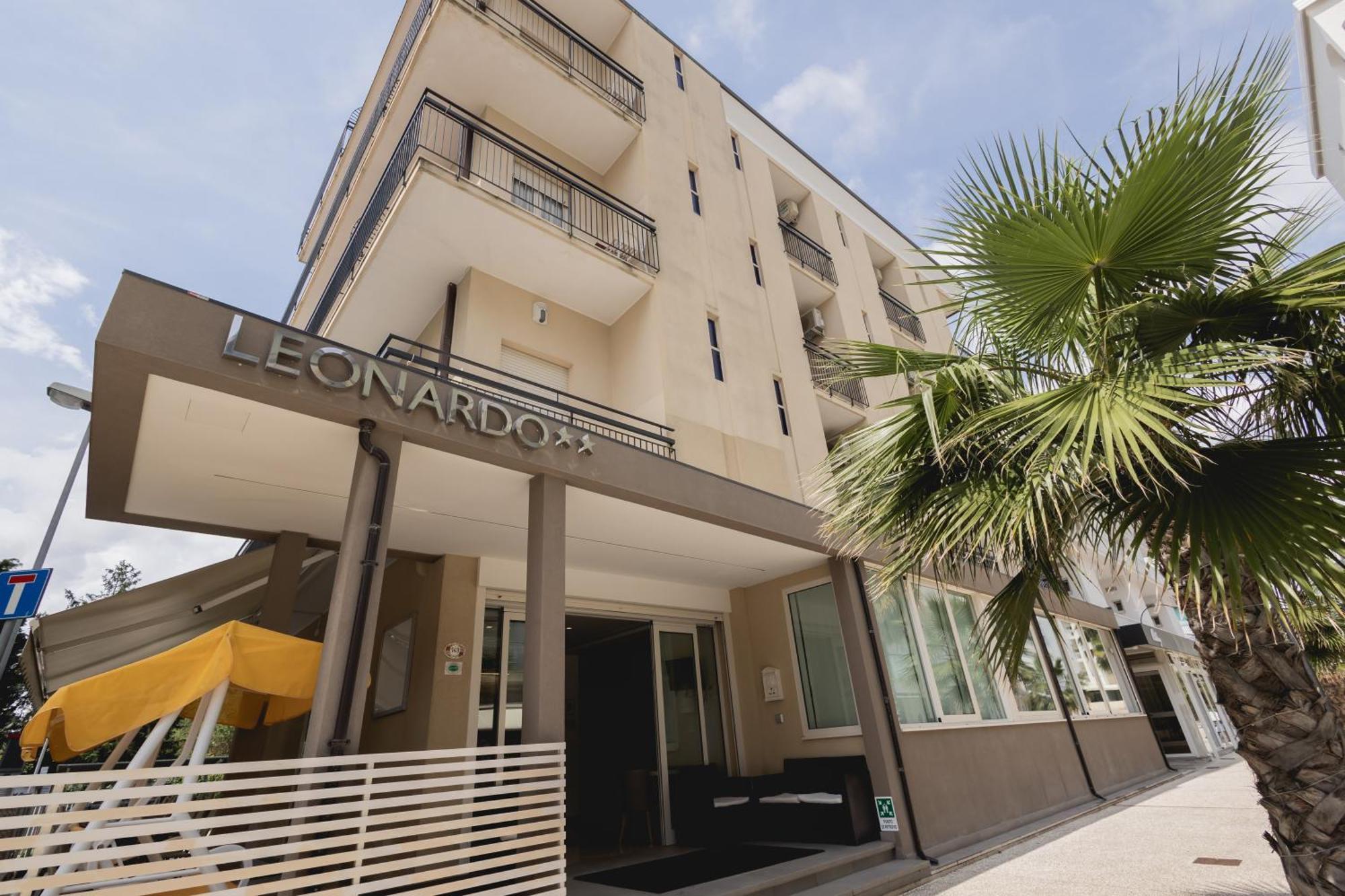 Hotel Leonardo Cattolica Esterno foto